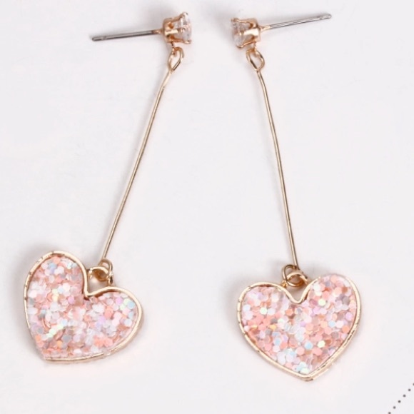 (G2) Heart Earrings - Picture 6 of 7